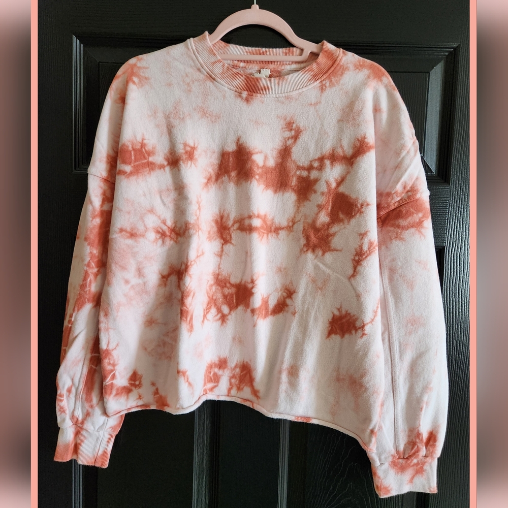 ELAN Cropped Tie Dye Pullover Sweatshirt Orange Cream Raw Hem Medium